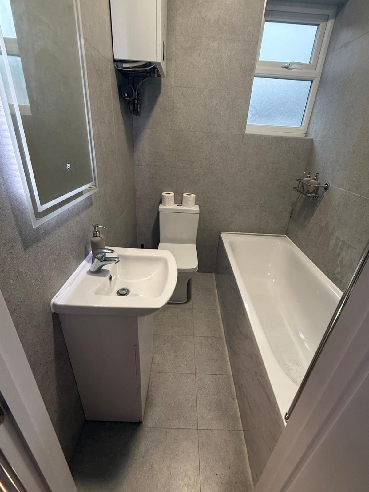 One Bed Flat In Clapham Junction * Londra